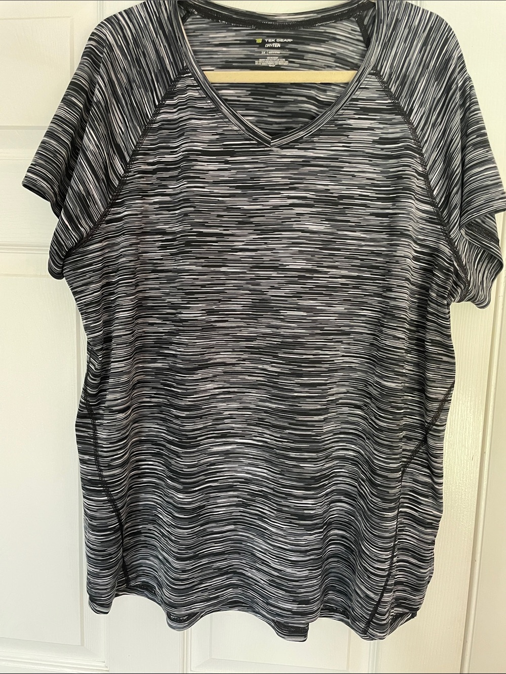 Performance V-Neck Short-Sleeve Tee in Black/White Space-Dye